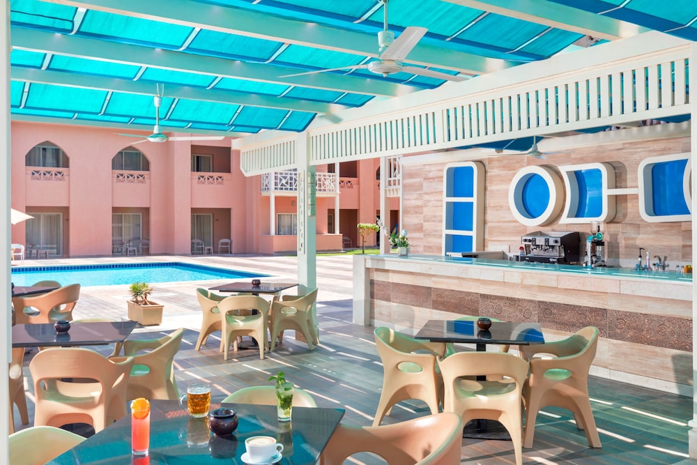 Pickalbatros Aqua Park Resort - Hurghada - All inclusive — Restaurant & bars in Hurghada, Red Sea