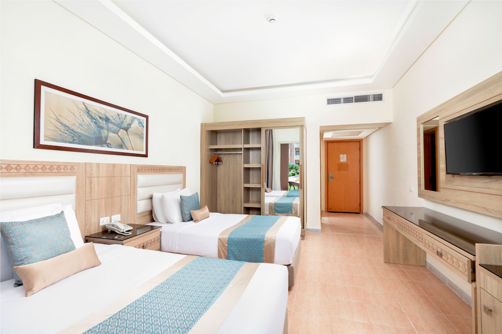 Pickalbatros Aqua Park Resort - Hurghada - All inclusive — Hotel rooms in Hurghada, Red Sea