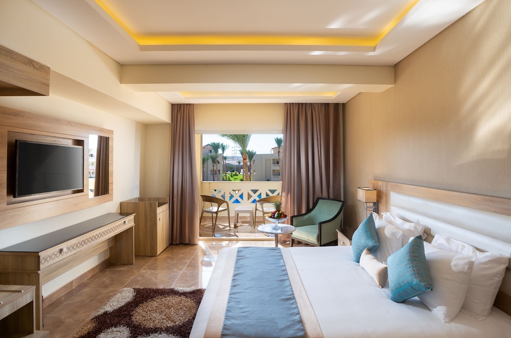 Pickalbatros Aqua Park Resort - Hurghada - All inclusive — Hotel rooms in Hurghada, Red Sea