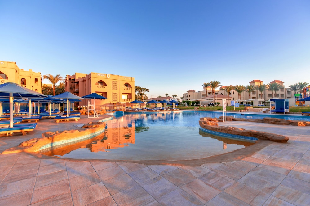 Pickalbatros Aqua Park Resort - Hurghada - All inclusive — Swimming pool in Hurghada, Red Sea