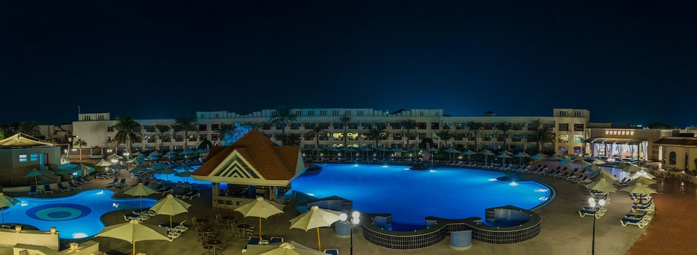 Xperience Kiroseiz Parkland Resort — Swimming pool in Sharm El Sheikh, Red Sea
