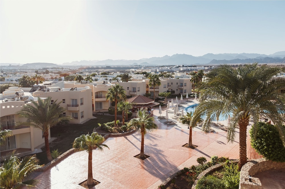 Xperience Kiroseiz Parkland Resort — Swimming pool in Sharm El Sheikh, Red Sea