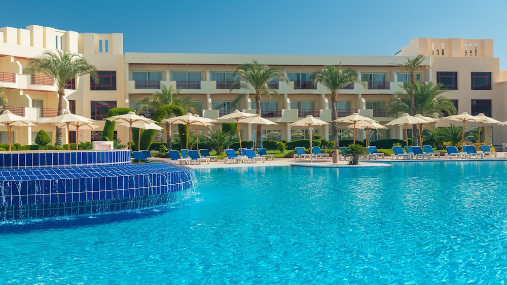 Xperience Kiroseiz Parkland Resort — Swimming pool in Sharm El Sheikh, Red Sea