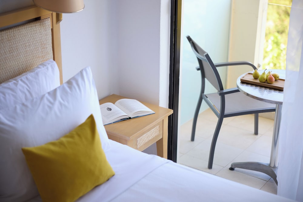 Blue Bay Beach Resort — Hotel rooms in Ialyssos, South Aegean