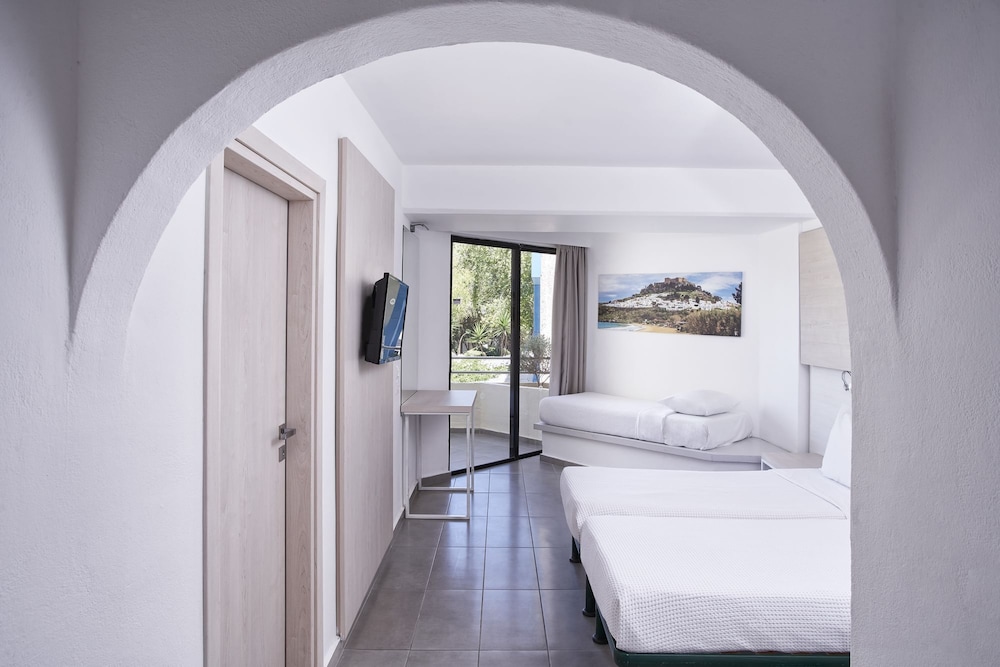 Blue Bay Beach Resort — Hotel rooms in Ialyssos, South Aegean