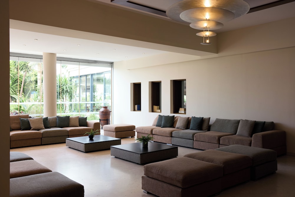 Blue Bay Beach Resort — Hotel building in Ialyssos, South Aegean