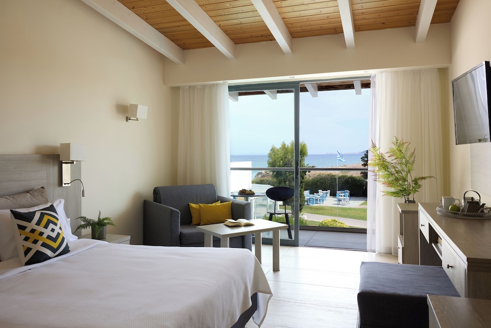 Blue Bay Beach Resort — Hotel rooms in Ialyssos, South Aegean