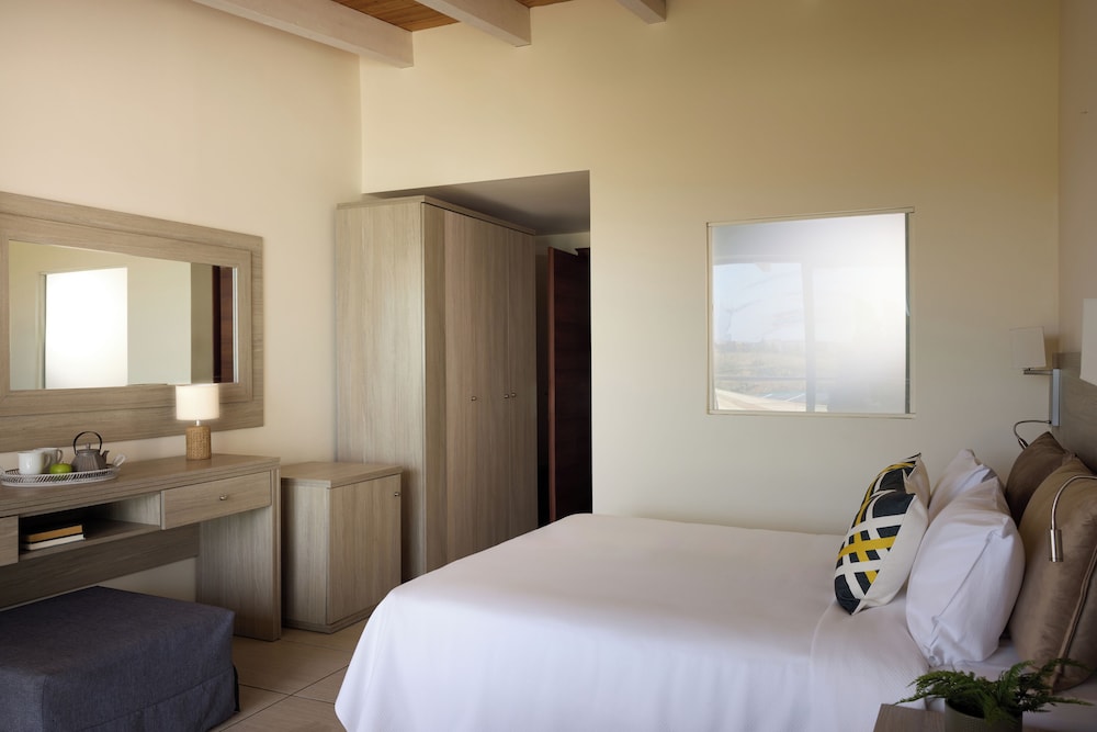 Blue Bay Beach Resort — Hotel rooms in Ialyssos, South Aegean