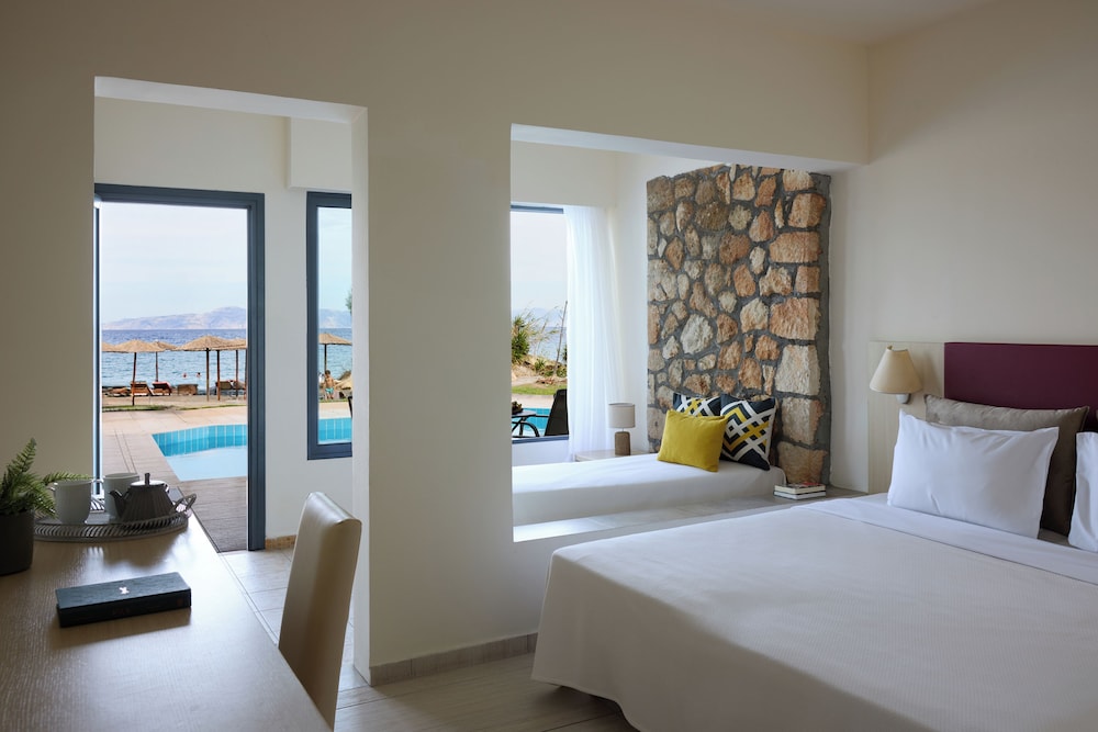 Blue Bay Beach Resort — Hotel rooms in Ialyssos, South Aegean
