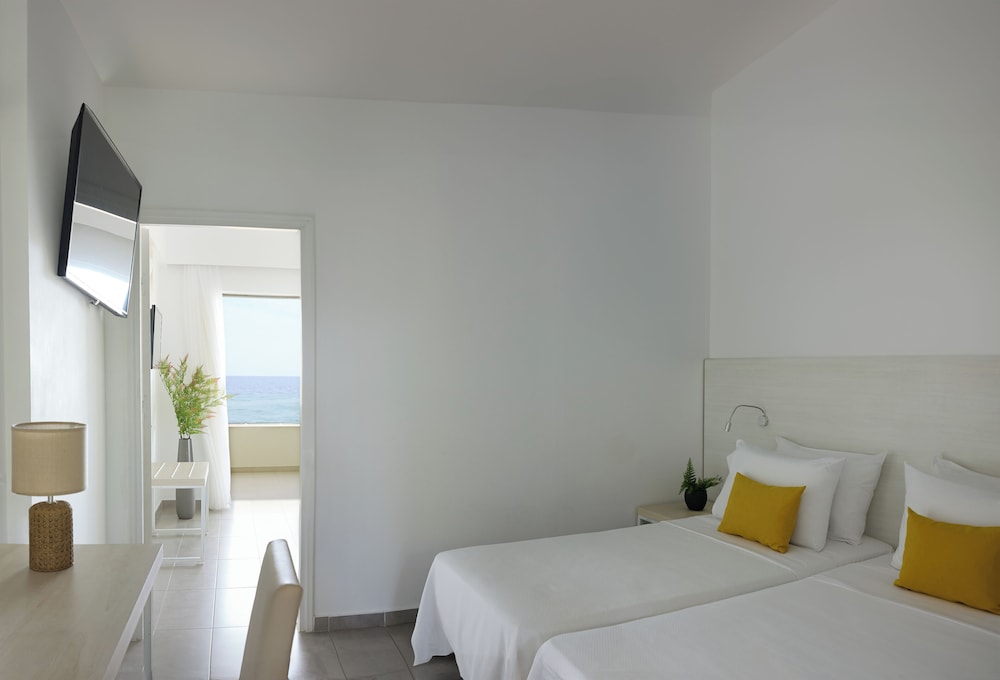 Blue Bay Beach Resort — Hotel rooms in Ialyssos, South Aegean