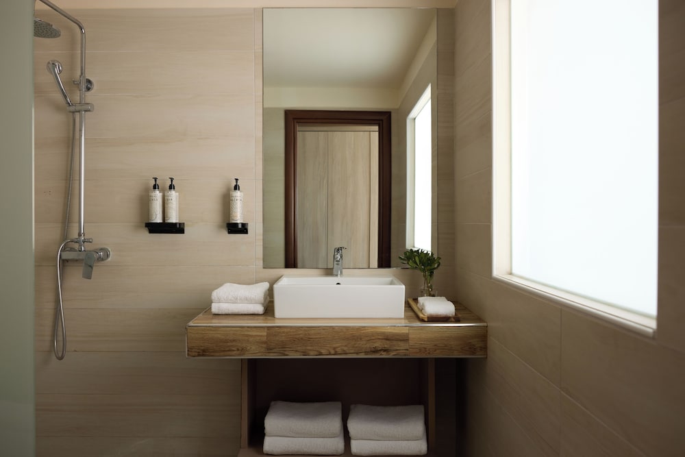 Blue Bay Beach Resort — Hotel rooms in Ialyssos, South Aegean
