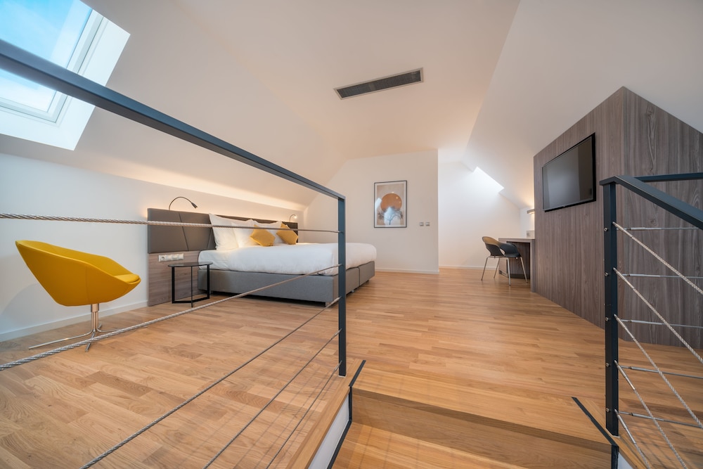 Hotel CUBE Prague — Hotel rooms in Prague, Prague