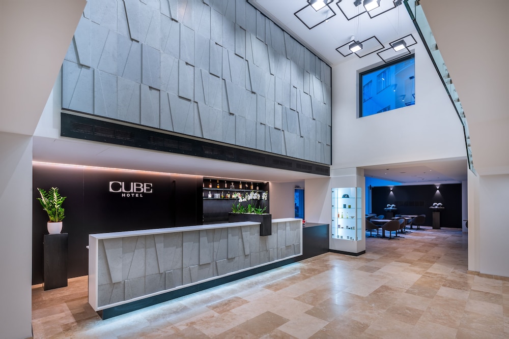 Hotel CUBE Prague — Restaurant & bars in Prague, Prague