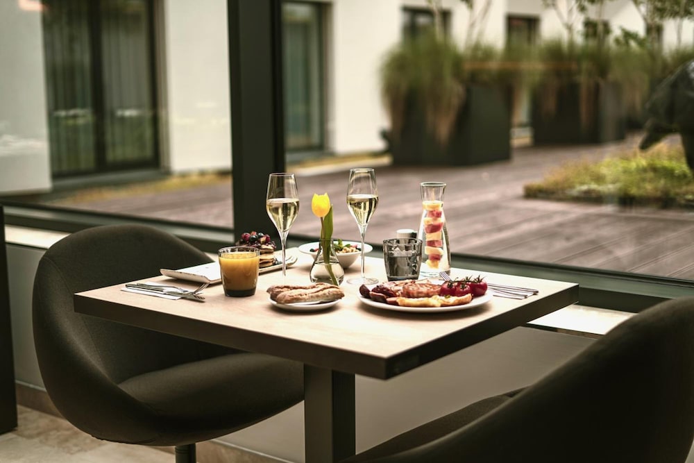 Hotel CUBE Prague — Restaurant & bars in Prague, Prague
