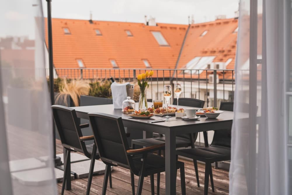 Hotel CUBE Prague — Restaurant & bars in Prague, Prague