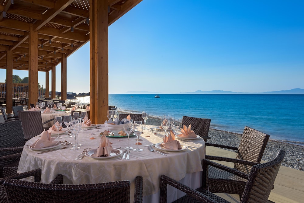 Avra Beach Resort Hotel & Bungalows - All Inclusive — Restaurant in Ialyssos, South Aegean