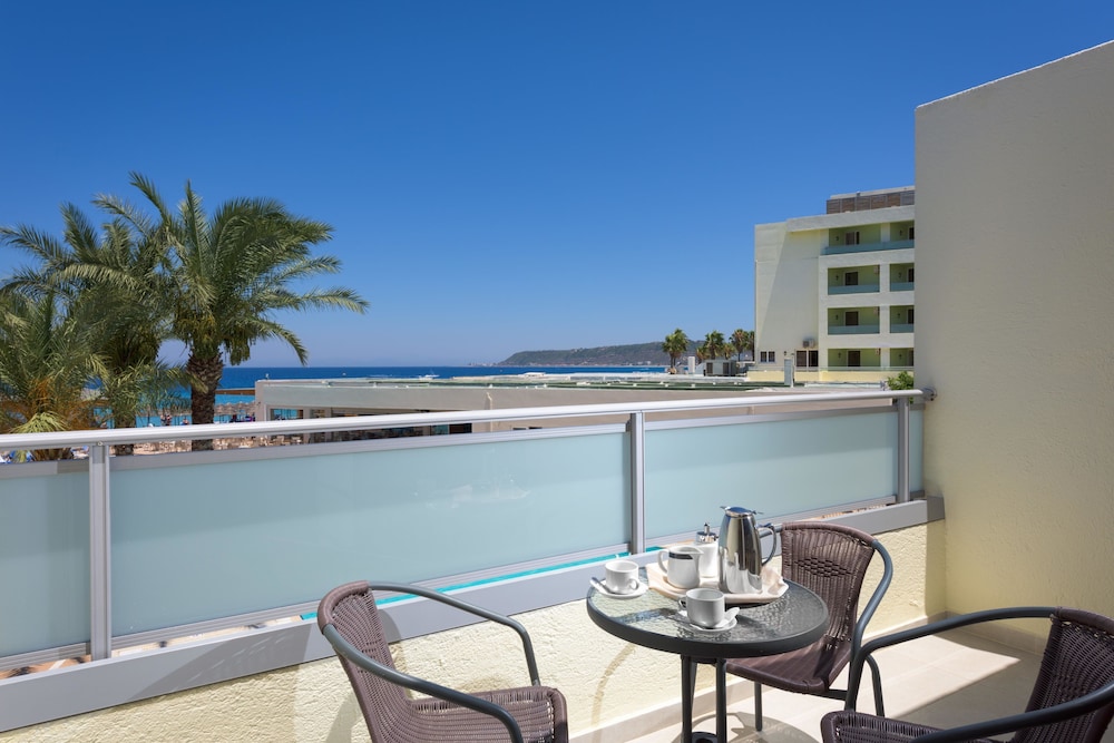 Avra Beach Resort Hotel & Bungalows - All Inclusive — Restaurant in Ialyssos, South Aegean