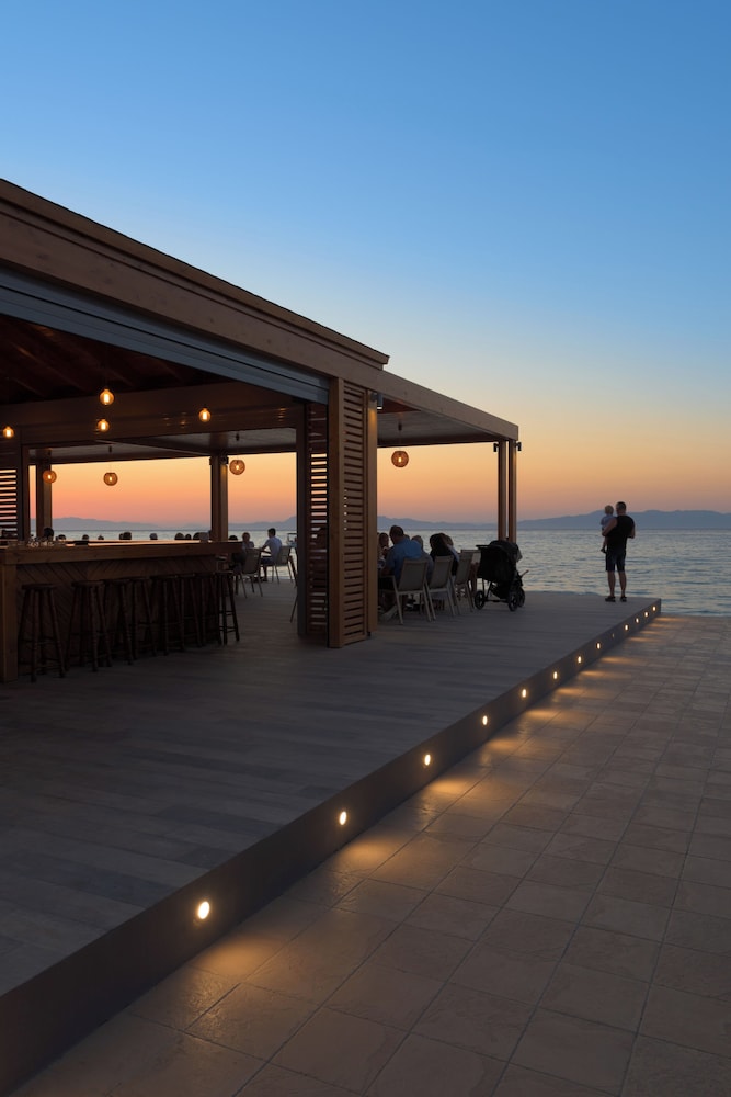 Avra Beach Resort Hotel & Bungalows - All Inclusive — Restaurant in Ialyssos, South Aegean