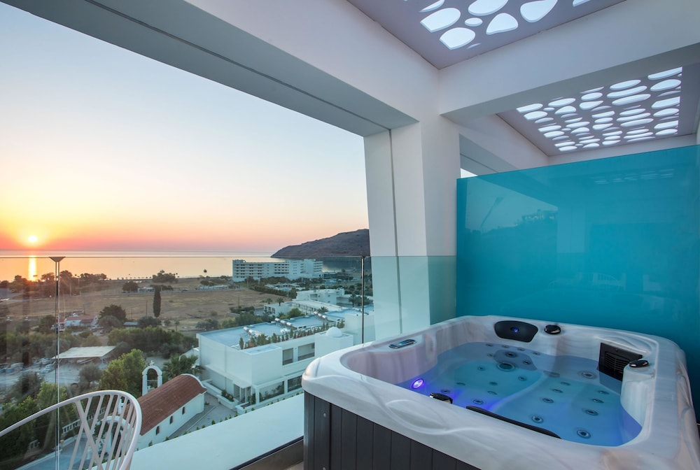Lindos White Hotel & Suites — Facilities in Lindos, South Aegean