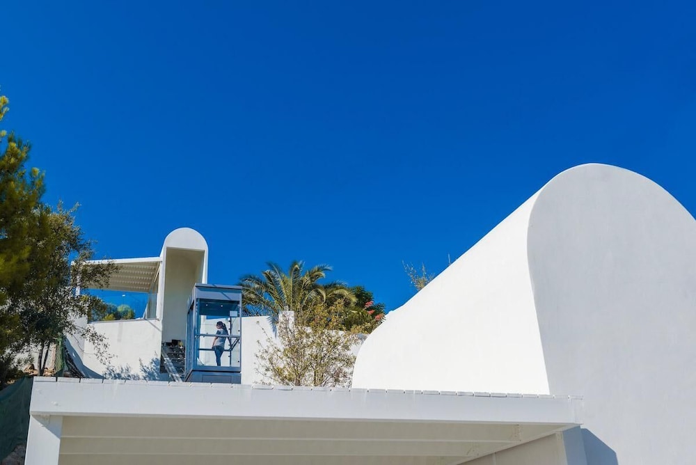 Lindos White Hotel & Suites — Facilities in Lindos, South Aegean