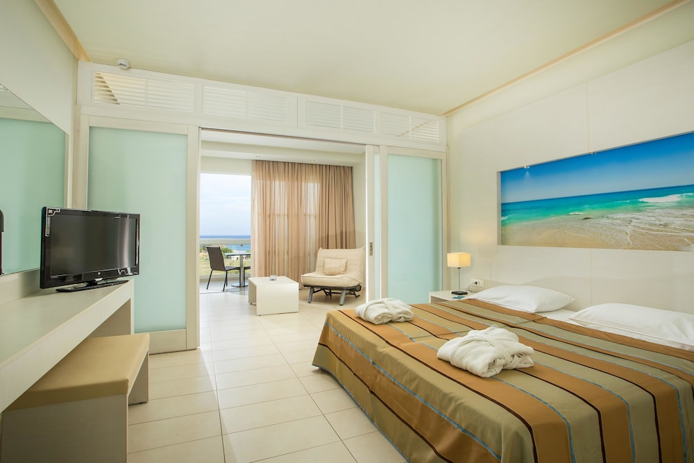 Lindos White Hotel & Suites — Rooms in Lindos, South Aegean