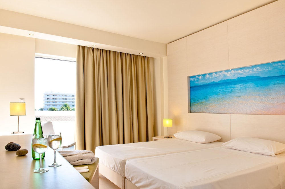 Lindos White Hotel & Suites — Rooms in Lindos, South Aegean