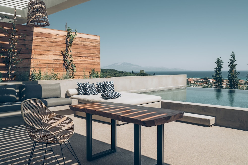 Zante Maris Suites - Adults Only — Swimming pool in Tsilivi, Ionian Islands