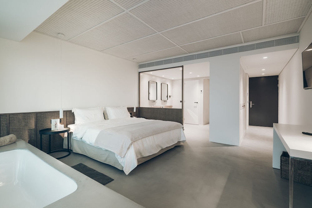 Zante Maris Suites - Adults Only — Hotel rooms in Tsilivi, Ionian Islands