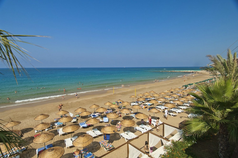Yalihan Una — Beach in Avsallar