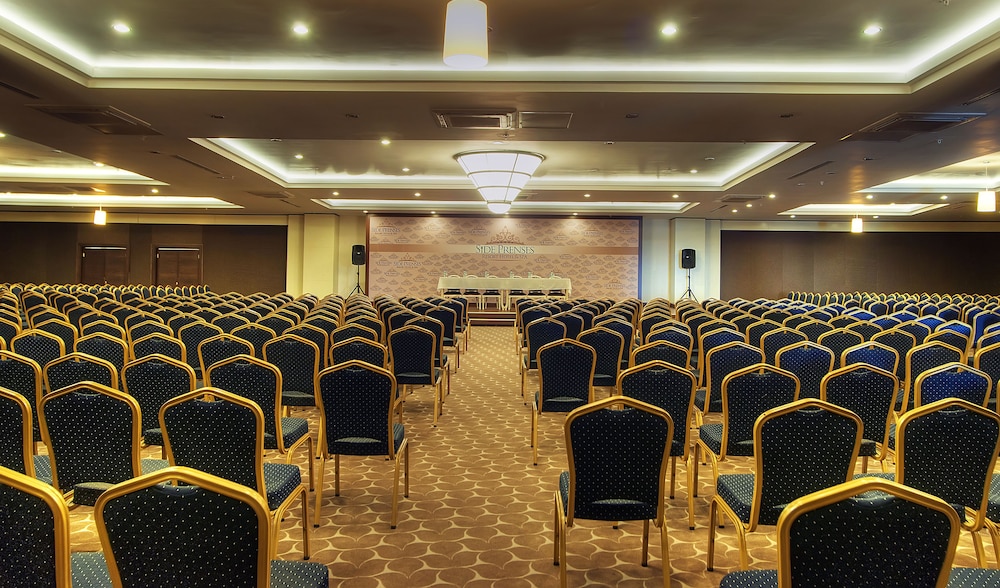 Side Prenses Resort Hotel & Spa - All Inclusive — Hotel building in Side