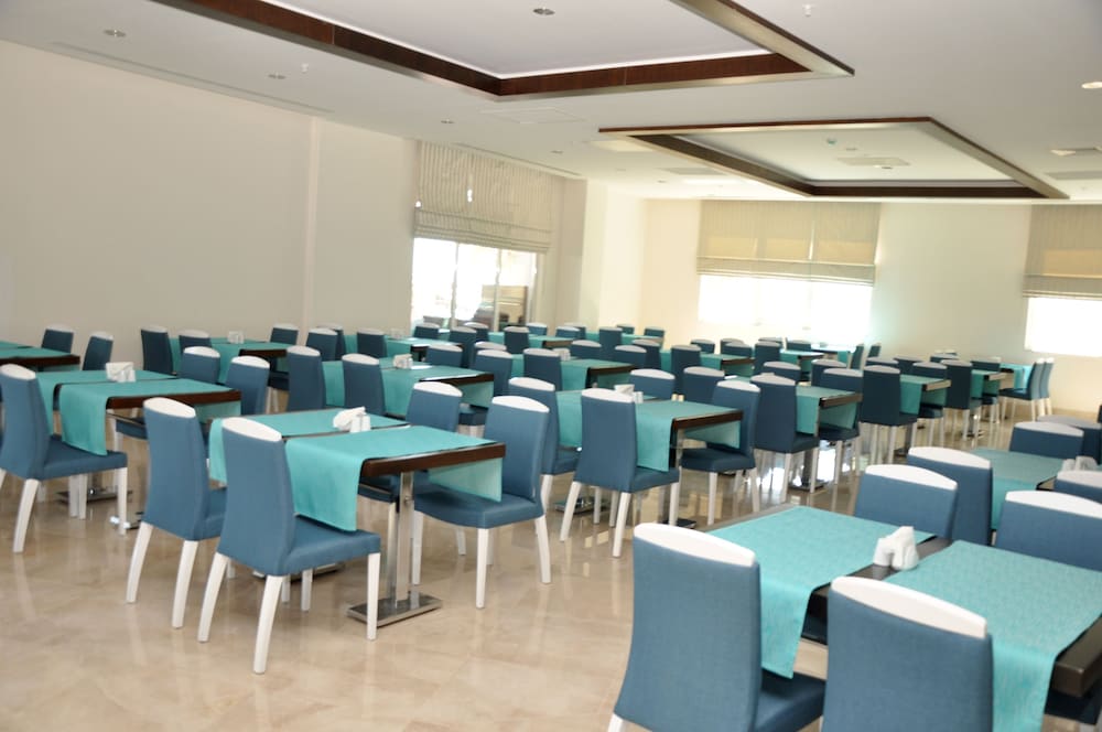Side Prenses Resort Hotel & Spa - All Inclusive — Restaurant & bars in Side