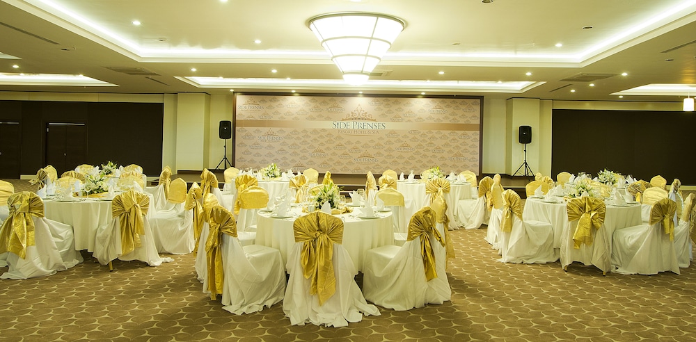 Side Prenses Resort Hotel & Spa - All Inclusive — Restaurant & bars in Side