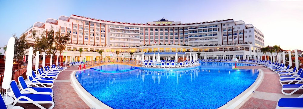 Side Prenses Resort Hotel & Spa - All Inclusive — Swimming pool in Side