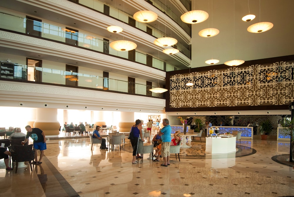 Side Prenses Resort Hotel & Spa - All Inclusive — Hotel building in Side