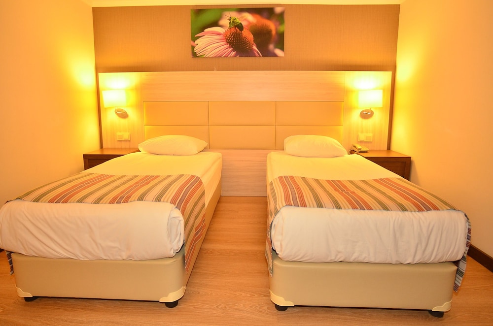 Side Prenses Resort Hotel & Spa - All Inclusive — Hotel rooms in Side