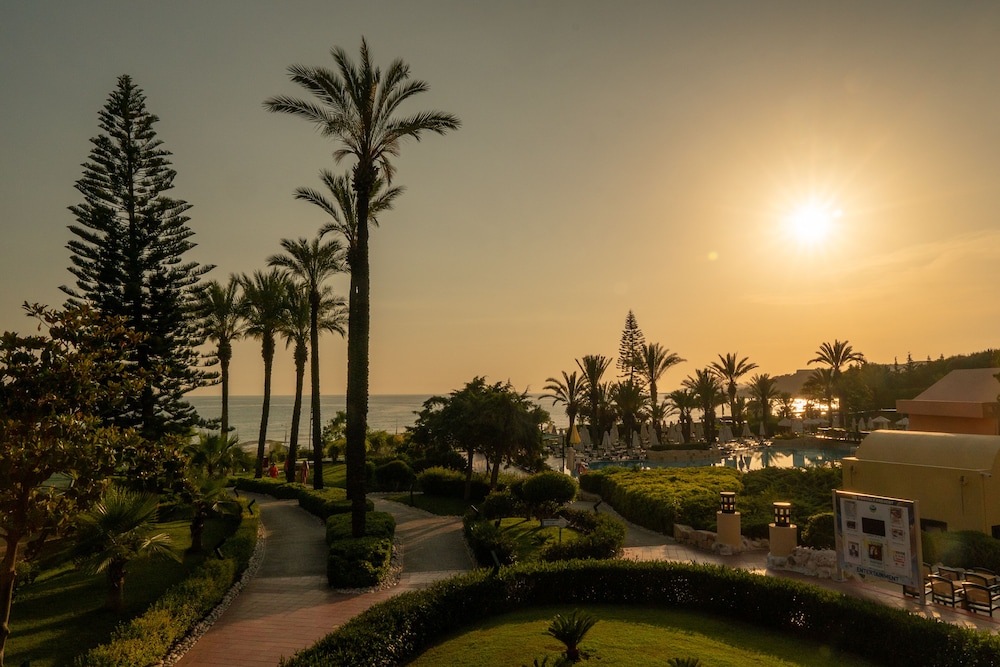 AQI Pegasos Royal - All inclusive — Beach in Avsallar