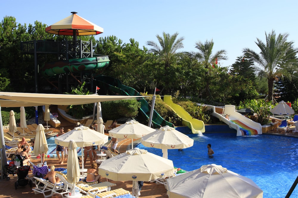 AQI Pegasos Royal - All inclusive — Swimming pool in Avsallar