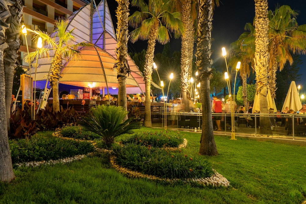 AQI Pegasos Royal - All inclusive — Restaurant & bars in Avsallar