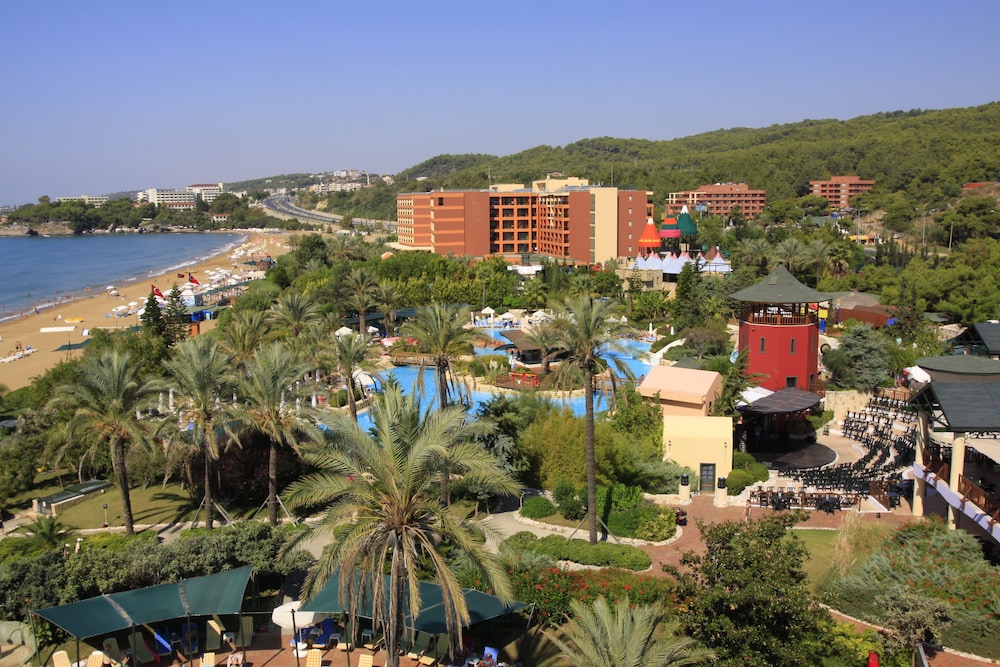 AQI Pegasos Royal - All inclusive — Swimming pool in Avsallar