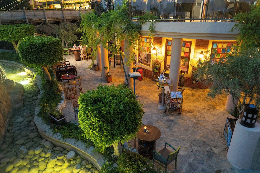 AQI Pegasos Royal - All inclusive — Restaurant & bars in Avsallar
