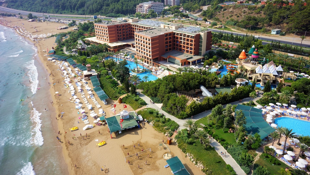 AQI Pegasos Royal - All inclusive — Beach in Avsallar