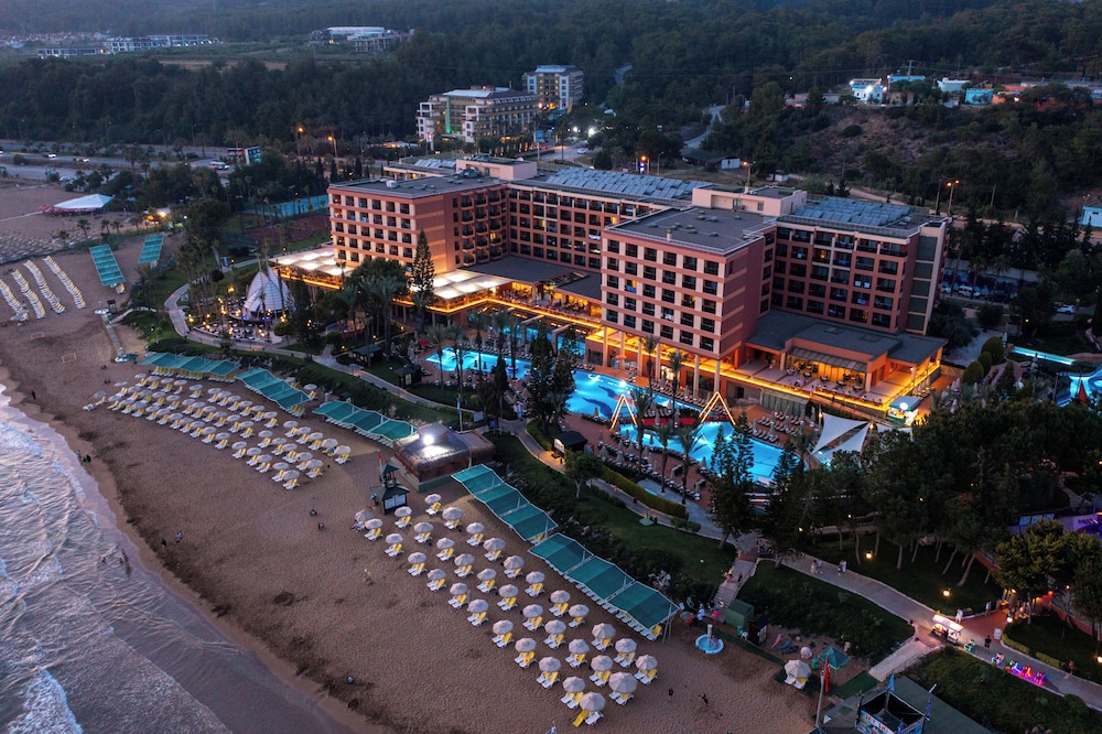 AQI Pegasos Royal - All inclusive — Hotel building in Avsallar