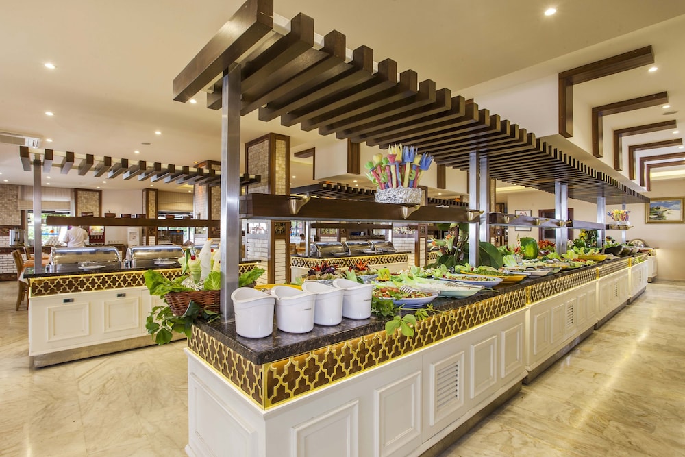 Kleopatra Beach Hotel - All Inclusive — Restaurant & bars in Alanya