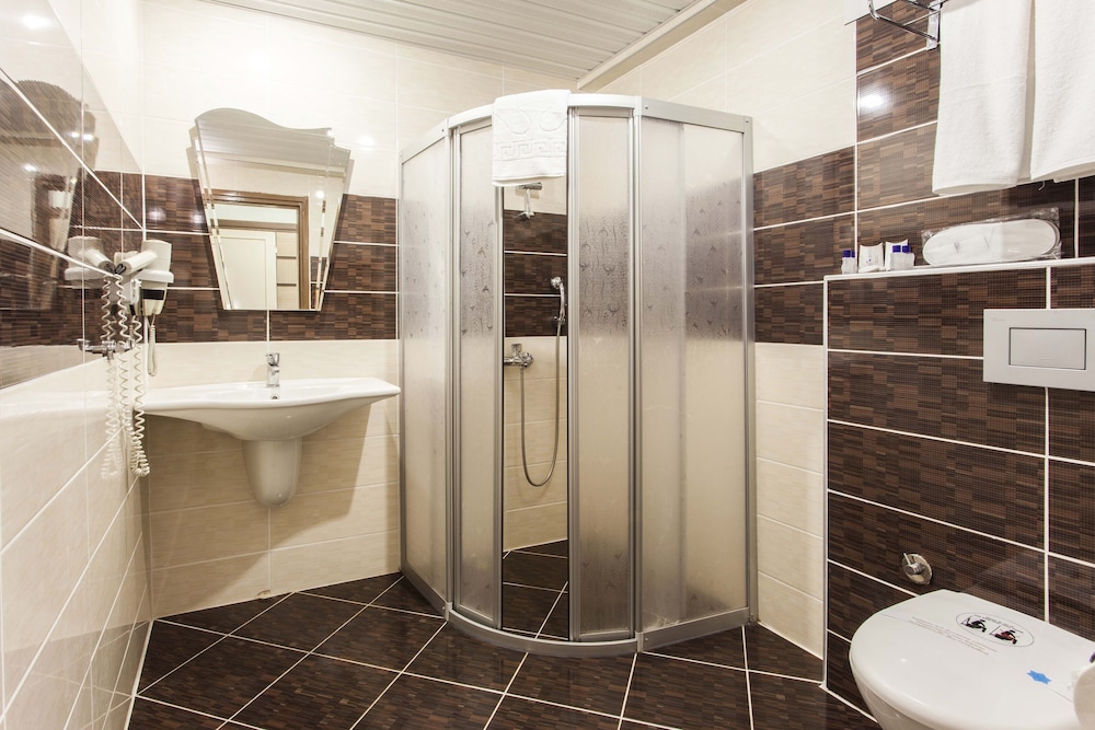 Kleopatra Beach Hotel - All Inclusive — Hotel rooms in Alanya