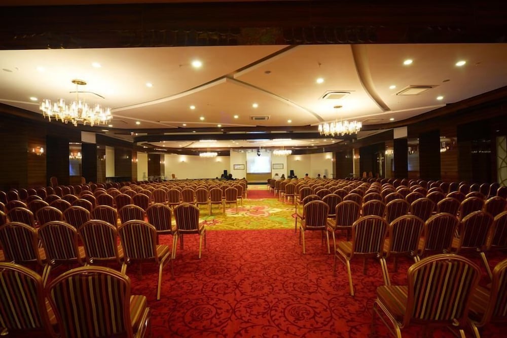 Vikingen Infinity Resort & Spa - All Inclusive — Shared spaces in Alanya