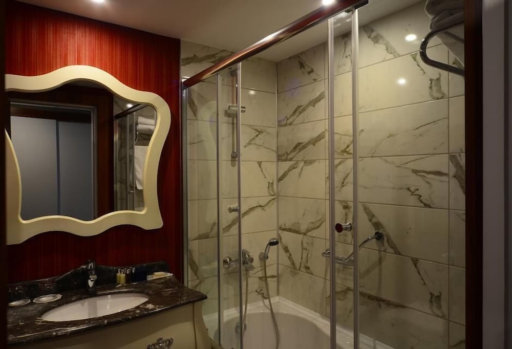 Vikingen Infinity Resort & Spa - All Inclusive — Rooms in Alanya