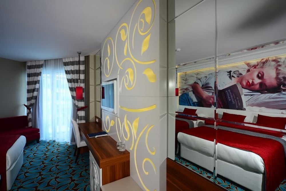 Vikingen Infinity Resort & Spa - All Inclusive — Rooms in Alanya