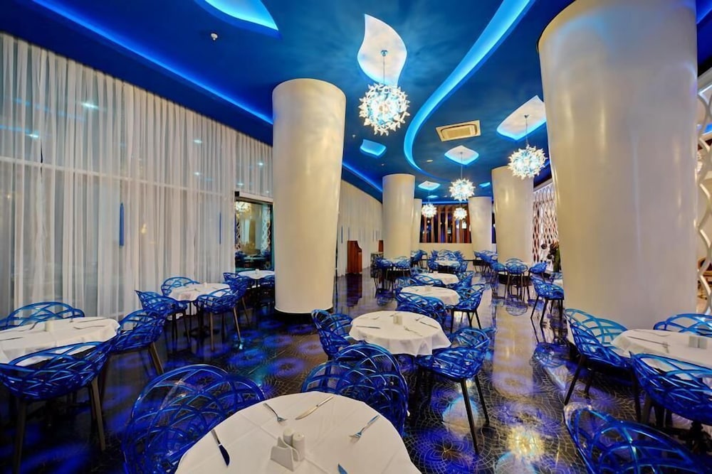 Vikingen Infinity Resort & Spa - All Inclusive — Restaurant in Alanya