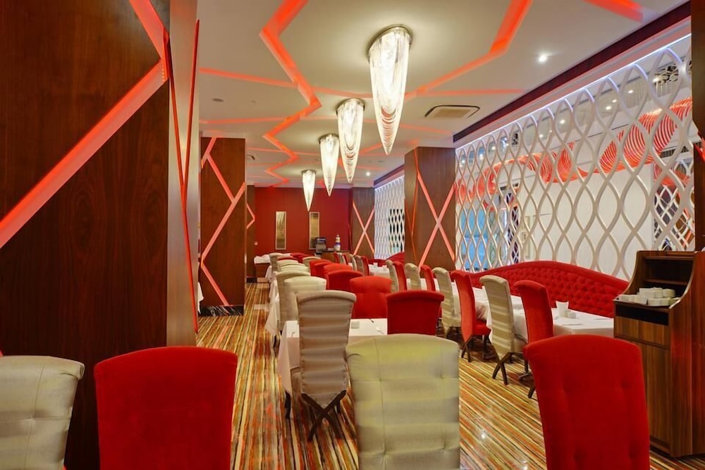 Vikingen Infinity Resort & Spa - All Inclusive — Restaurant in Alanya