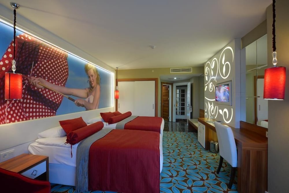 Vikingen Infinity Resort & Spa - All Inclusive — Rooms in Alanya